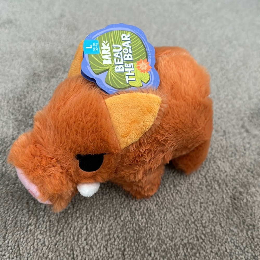NWT BARK BOAR L